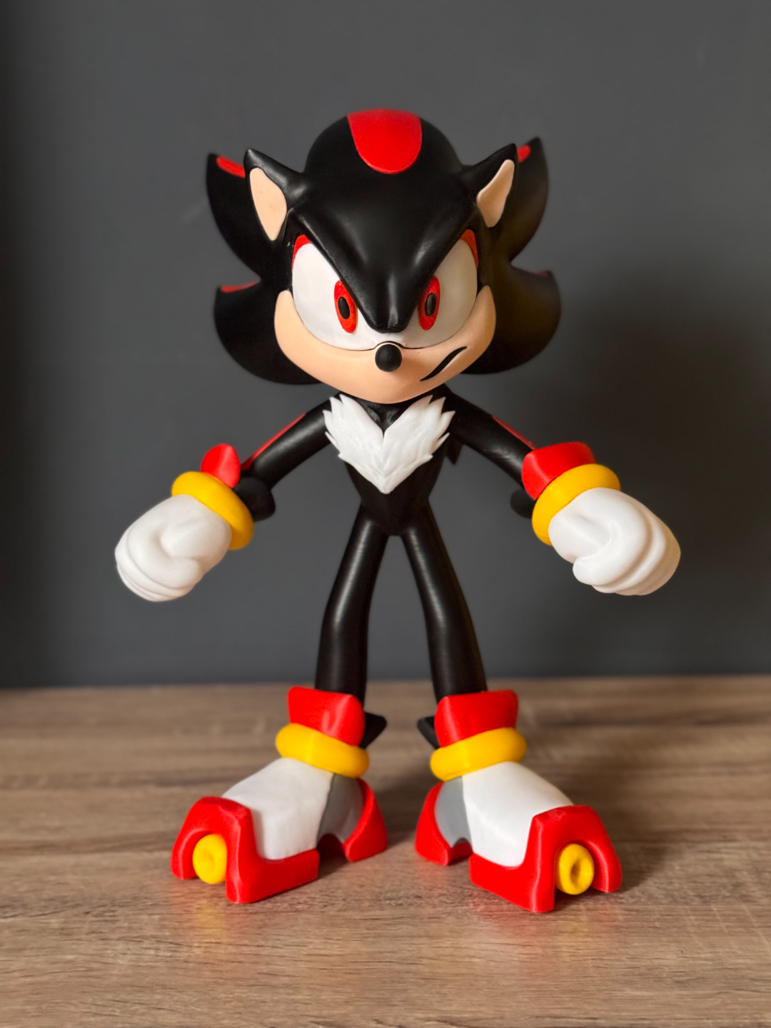 Sonic Dünyasının Karanlık Kahramanı: Shadow XL Koleksiyon Figürü (37 cm) küçük görsel