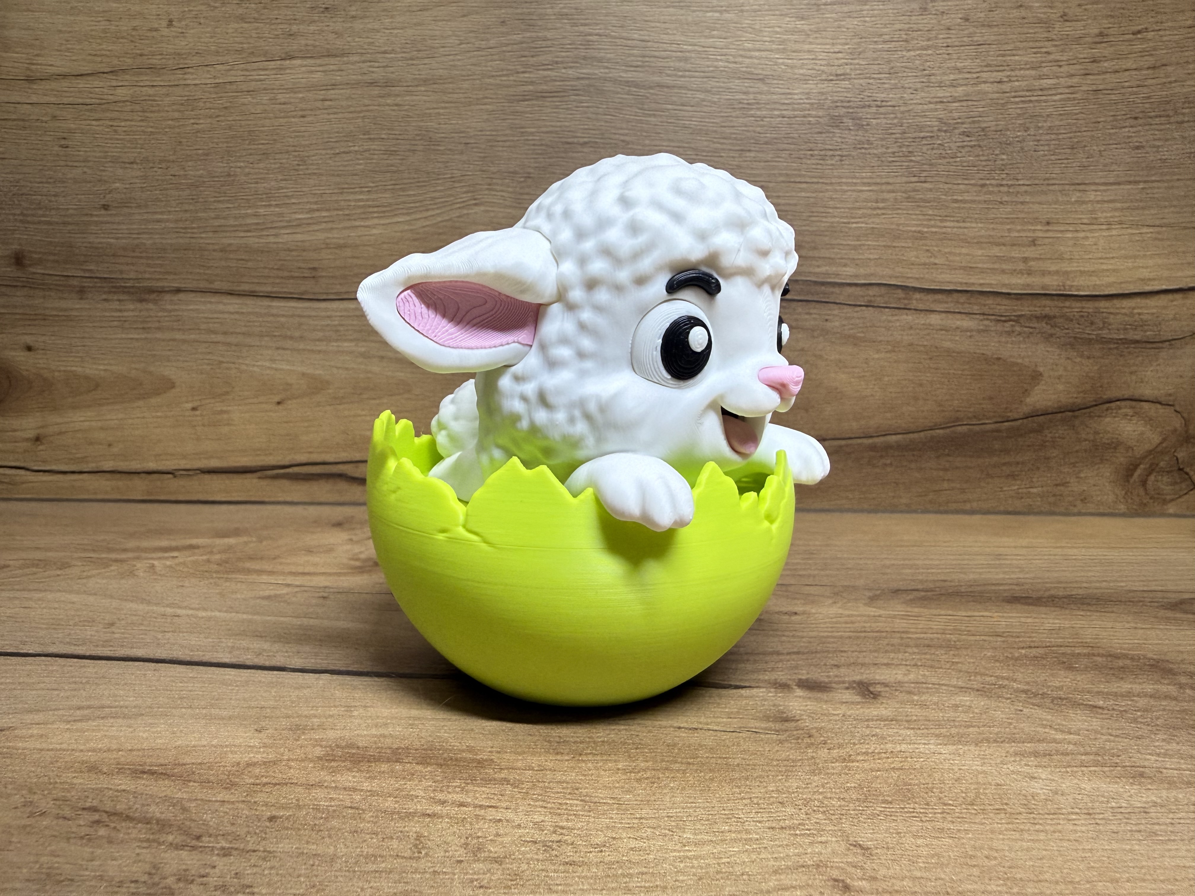 Yumurtadan Çıkan Sevimli Kuzu Figürü - 10,5 cm Özel Tasarım