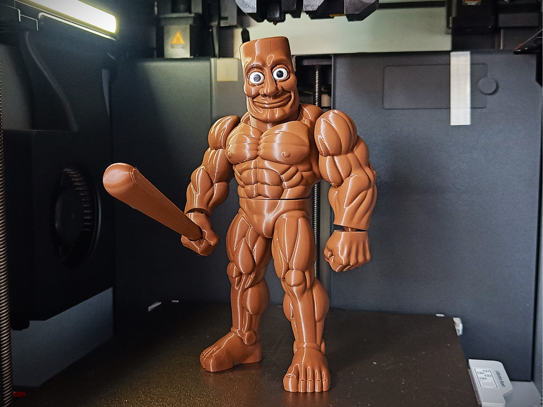 Süper Kaslı Karakter: 21 cm Özel Tasarım 3D Koleksiyon Figürü